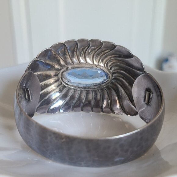 Vintage Hammered Metal Silver Huge Chunky Blue Oval Crystal Bangle Bracelet - Picture 5 of 10